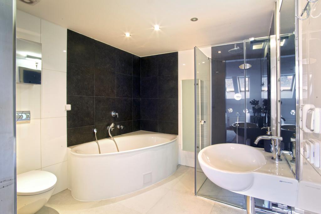 Luxury Penthouse Apartment Prag Exteriör bild